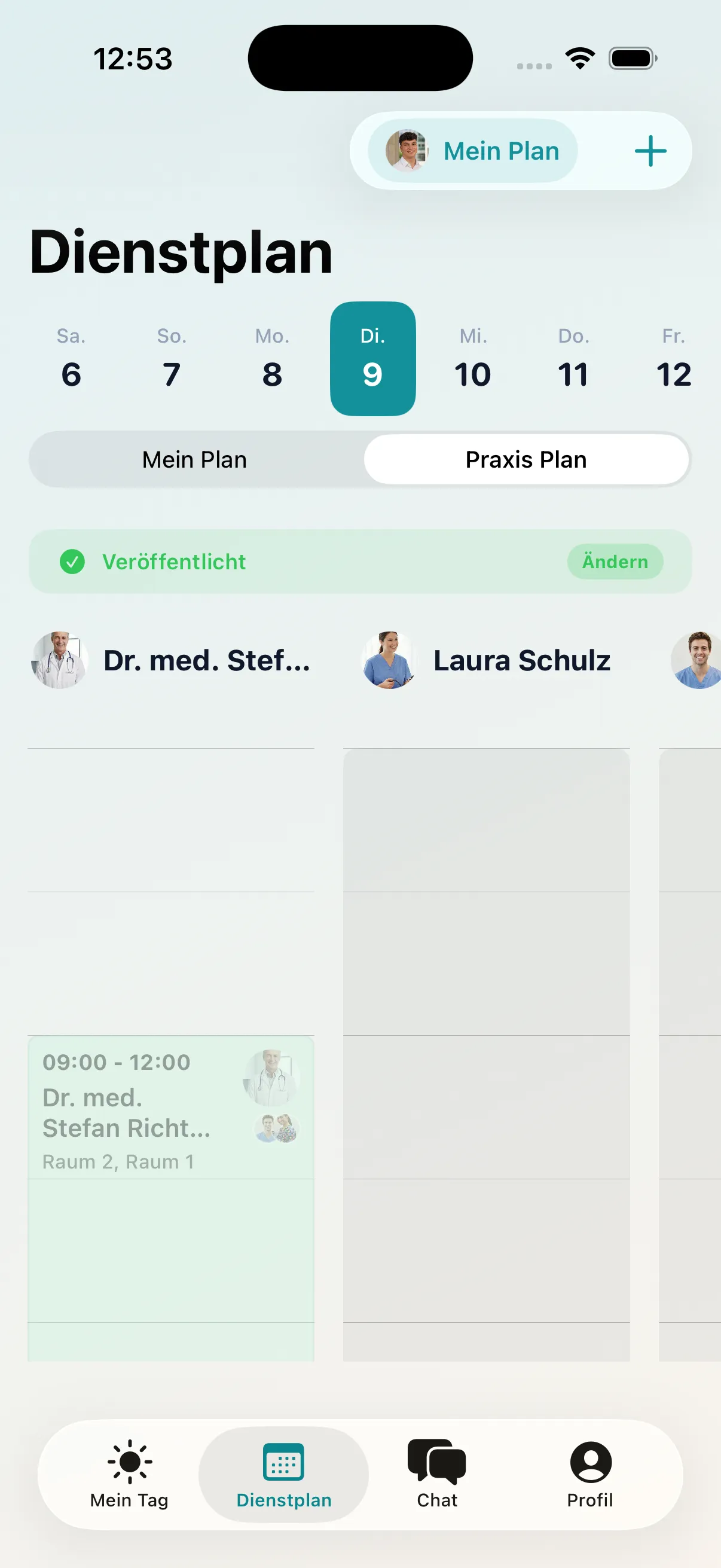 Dienstplan in der Taktera App mit Wochenauswahl und veröffentlichtem Praxis-Plan